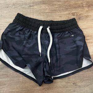 Vuori camo shorts